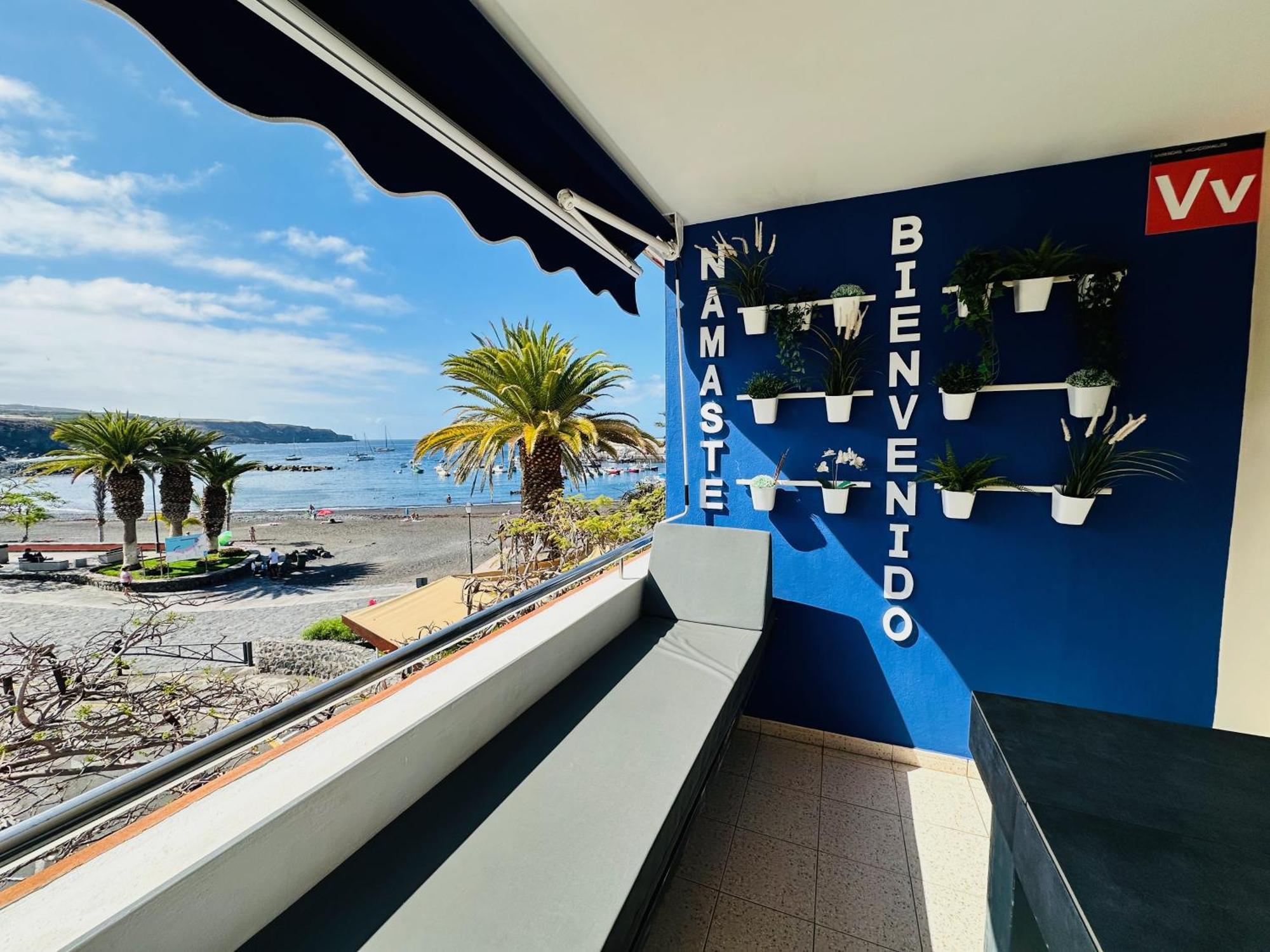 Pambnb - Chic Beachside Apartment Playa San Juan المظهر الخارجي الصورة