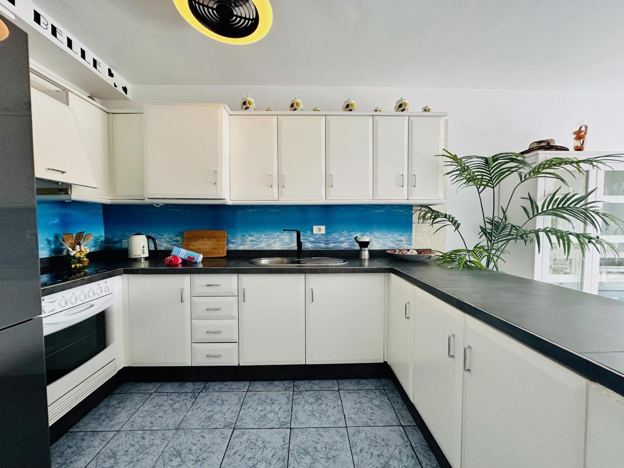 Pambnb - Chic Beachside Apartment Playa San Juan المظهر الخارجي الصورة
