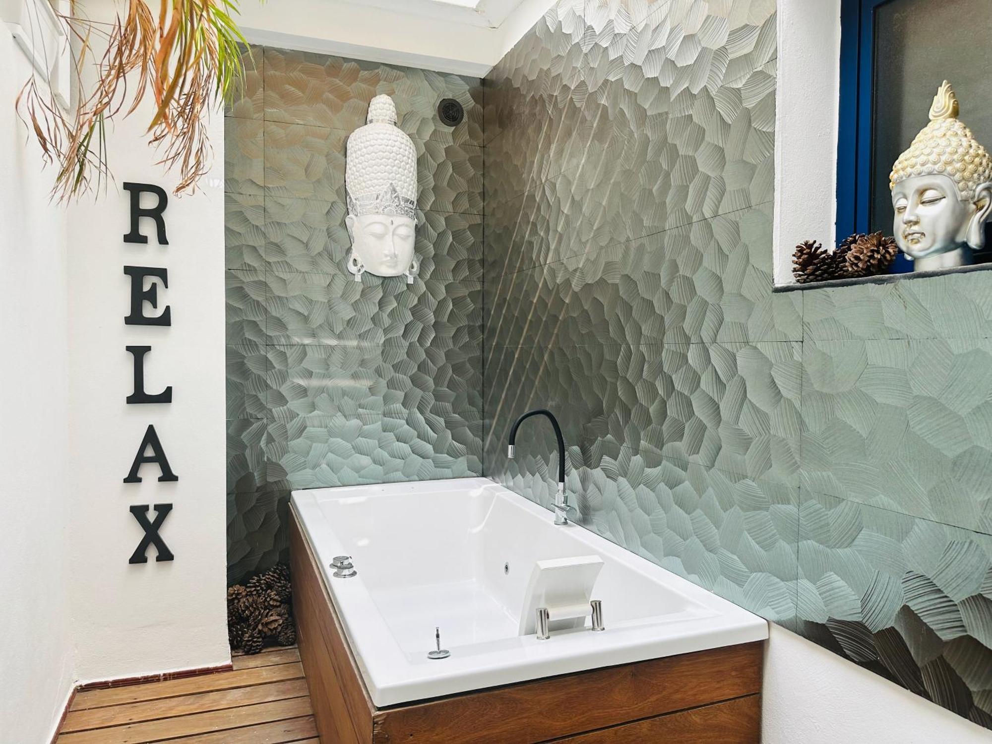 Pambnb - Chic Beachside Apartment Playa San Juan المظهر الخارجي الصورة